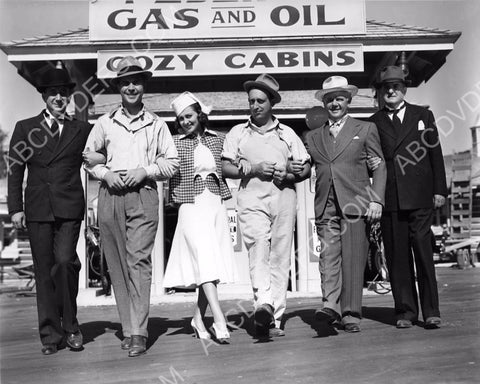 Dick Powell Olivia de Havilland Allen Jenkins others group pic 8b20-8233