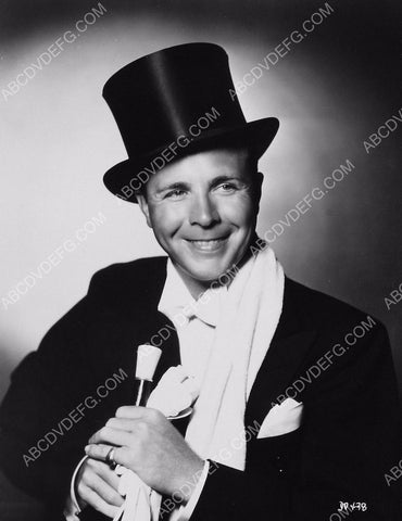 Dick Powell in top hat portrait 8b20-8251
