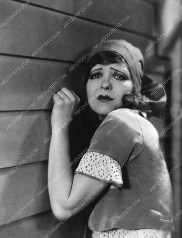 Clara Bow against the wall 8b20-8318