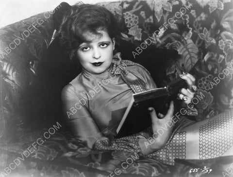 Clara Bow getting a little reading done 8b20-8326