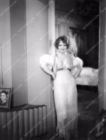 Clara Bow standing in the doorway 8b20-8356