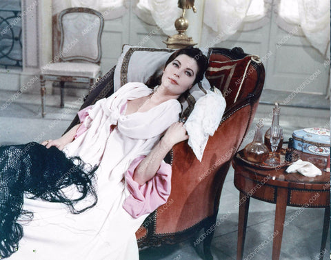 Ava Gardner and two decanters of hooch 8b20-8481