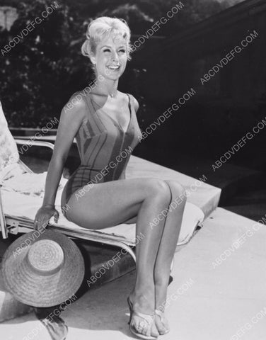 stunning Barbara Eden in swimsuit by the pool dp-8595
