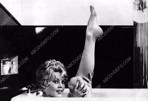Brigitte Bardot in the bathtub 8b20-8613