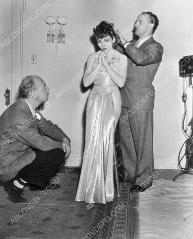 Claudette Colbert behind the scenes gets hair touch up 8b20-8840