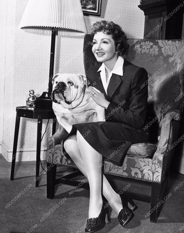 Claudette Colbert and a big bulldog 8b20-8873