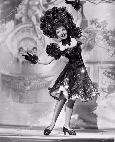 Claudette Colbert doing a musical number 8b20-8880