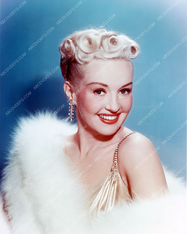 gorgeous Betty Grable portrait 8b20-8928
