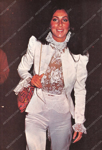 Cher arrives at some event 8b20-9065
