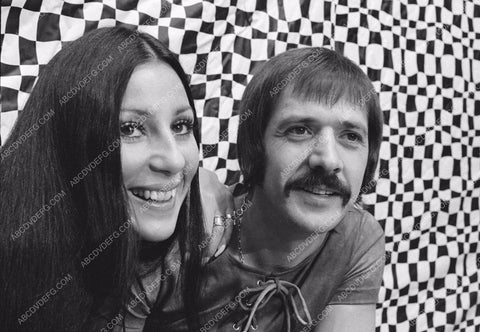 Cher & Sonny Bono portrait 8b20-9095