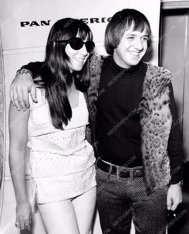 Cher & Sonny Bono fly Pan-American Airways 8b20-9101