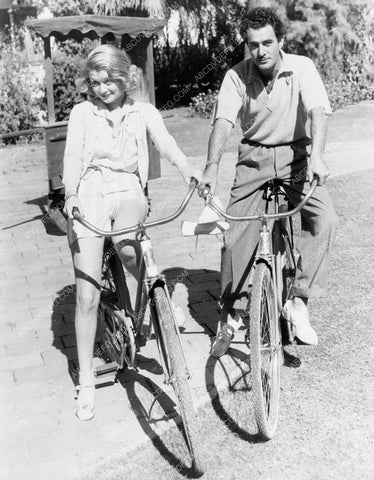 Constance Bennett Gilbert Roland go for bicycle ride 8b20-9485