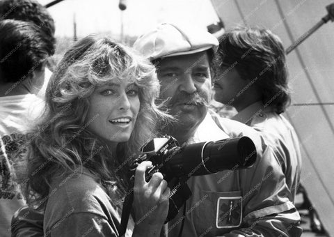 Farrah Fawcett and her telephoto lens nikon 8b20-9621