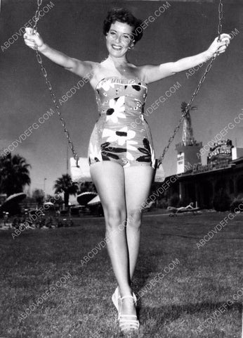 Gloria DeHaven playing on the swing 8b20-9720