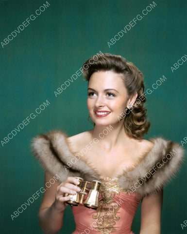 gorgeous Donna Reed with her opera glasses 8b20-9879