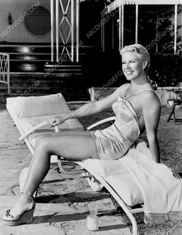 Ginger Rogers sunbathing in the backyard 8b20-9971