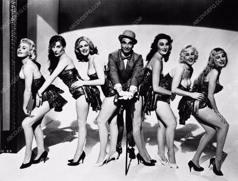 Laurence Olivier and showgirls from The Entertainer entertain-01