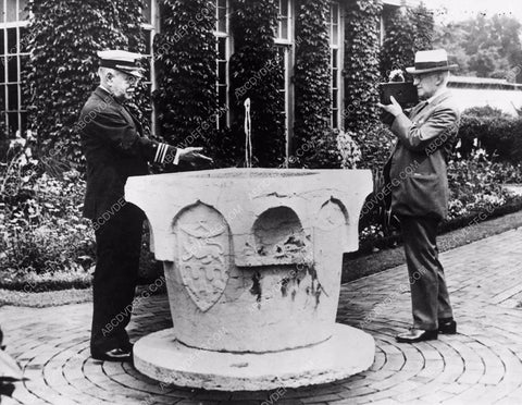 news photo George Eastman photographing John Philip Sousa geast-09