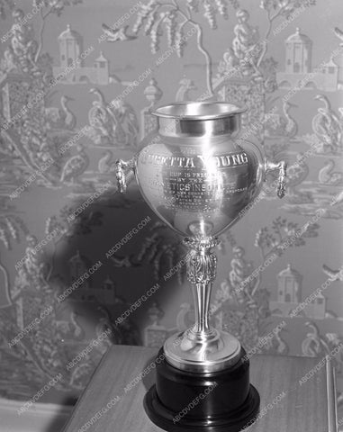 Loretta Young Cosmetics Institute Trophy lyoung-17