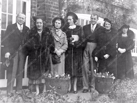 Mary Pickford and guests at Pickfair mpick-66