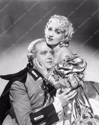Jeanette MacDonald Nelson Eddy musical film Naughty Marietta naug810-02