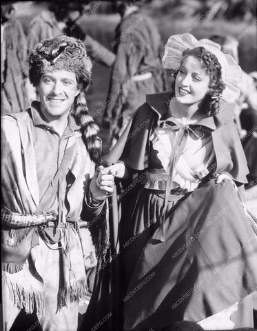 Jeanette MacDonald Nelson Eddy musical film Naughty Marietta naug810-06