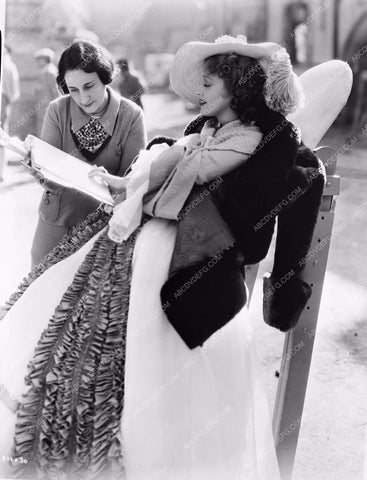Jeanette MacDonald behind the scenes film Naughty Marietta naug810-08