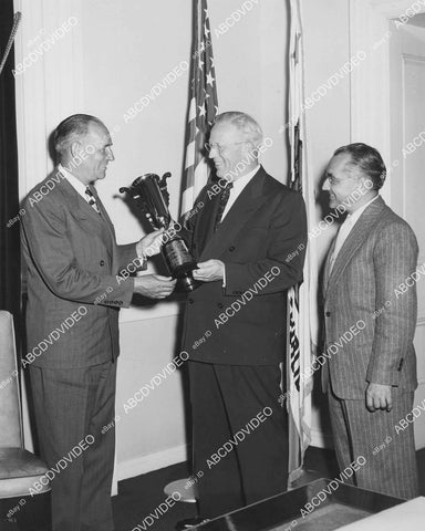 crp-006 Cal Governor Earl Warren presents award A.W. Mohr for nursery industry w E Merz crp-006