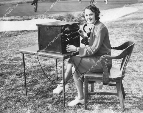 crp-030 1931 news photo golf tournement has telephone installed Helen Archer tests at Wilshire Country Club crp-030