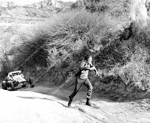 crp-10066 1975 Merlin Olsen chased by bad guys in dune buggies film Mitchell crp-10066