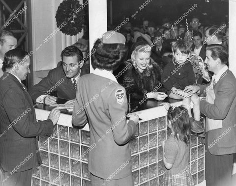 crp-1036 1941 Allan Jones Jean Phillips sign autographs at Dexeuse House crp-1036