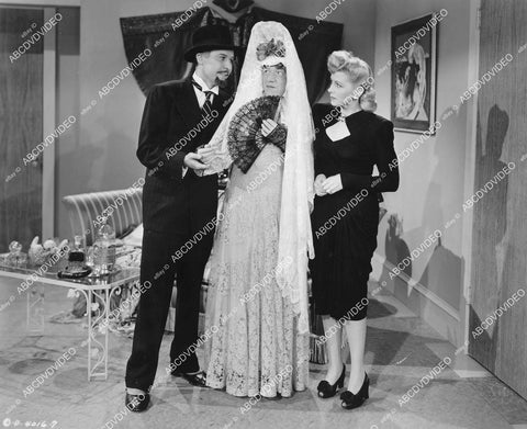 crp-10900 1944 George Lewis, 3 Stooges Shemp Howard in drag, Christine McIntyre short subject film Open Season for Saps crp-10900
