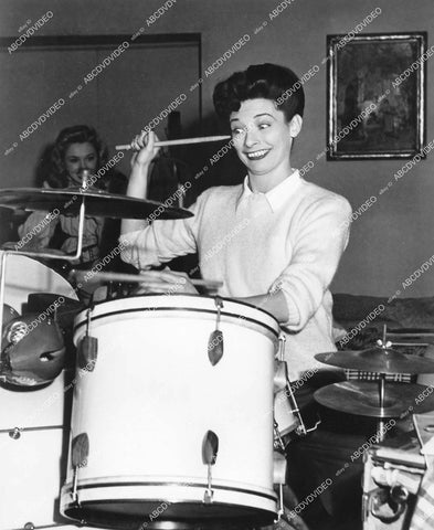 crp-11134 1945 Cass Daley sitting at the drum set film Out of This World crp-11134