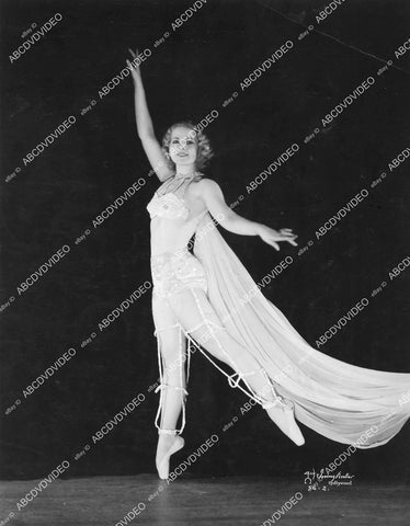 crp-01139 1940's ballet dancer Muriel Gardner in Club Airport Garden's De Haven Revue crp-01139