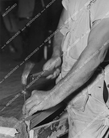 crp-01151 1937 MGM Studios carpenters working on set building film The Firefly crp-01151