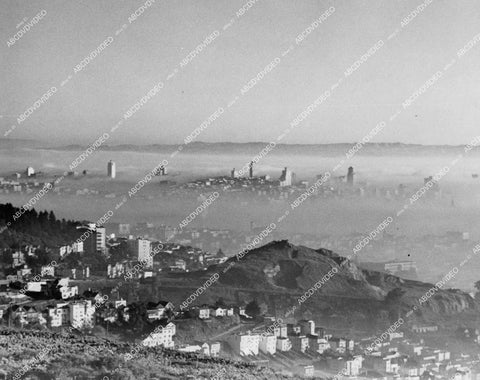 crp-11678 1941 news photo historic San Francisco panoramic view of fog rolling in over the city crp-11678