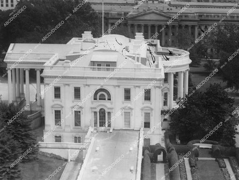 crp-11751 1930's news photo historic Washington DC White House gets new roof crp-11751
