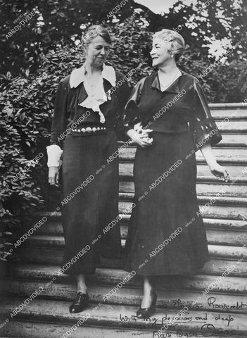 crp-01187 1930's Eleanor Roosevelt w Minister of Denmark Mrs Ruth Bryan Rohde in White House garden crp-01187