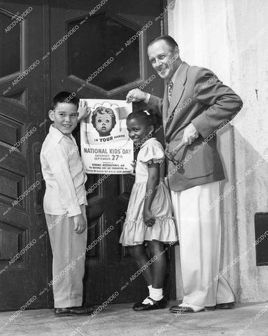 crp-11938 1952 Jimmy Fidler pres National Kid's Day Foundation w Billy Trevino & Yvonne Summerford crp-11938