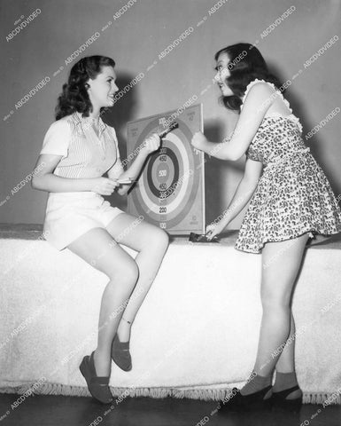 crp-12292 1940's two cuties Shirley Patterson, Adele Mara play a game of darts crp-12292