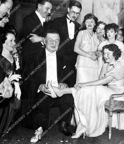 crp-12388 1934 news photo NYC Waldorf Astoria Cinderella Ball Gladys Parker, Carol Edmondson, Major Bowes crp-12388