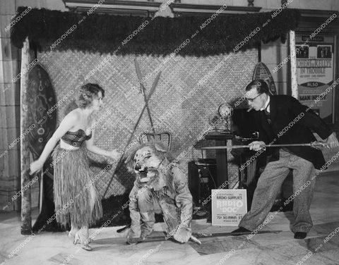 crp-12657 1930's live vaudeville act in theater lobby Tom Howard w man in lion suit babe in grass skirt (looks like Ann Dvorak) crp-12657
