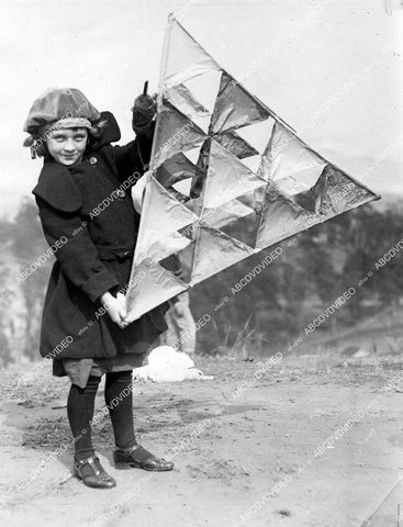 crp-12776 1925 news photo cute Pauline Eisenmenger w prize winning kite Elysian Hills LA kite contest crp-12776