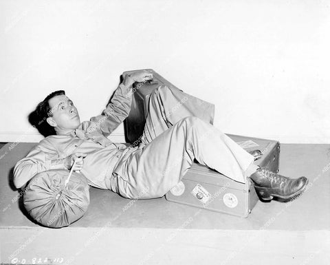crp-12935 1945 Alexander Knox stumbles w the luggage film Over 21 crp-12935
