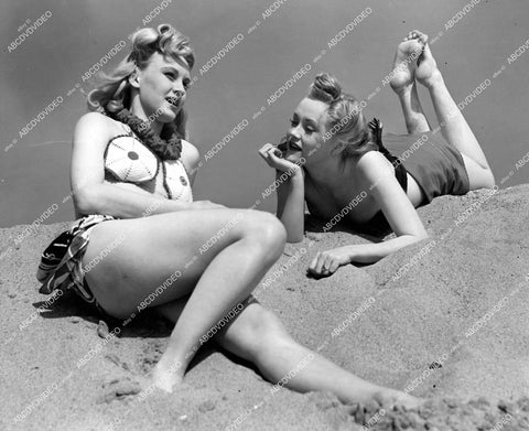 crp-13035 1940's Helen Brush photo two babes on beach with toes & feet in sand cool vintage pinup picw upskirt view crp-13035