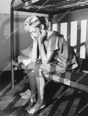 crp-01342 1985 Farrah Fawcett sitting behind bars TVM The Burning Bed crp-01342