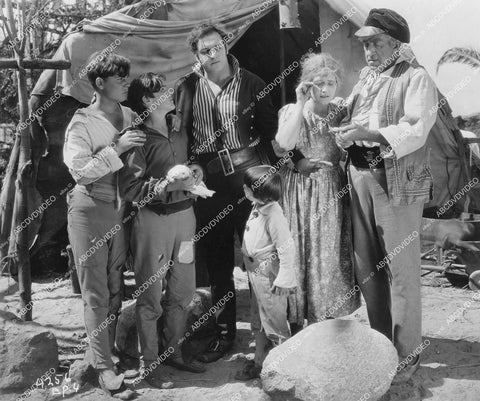 crp-13486 1925 Joe Bonomo, Alfred Allen, Eva Gordon, Jack Murphy, Howard Enstedt silent film Perils of the Wild crp-13486