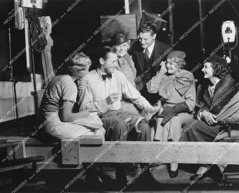 crp-13765 1933 candid Ralph Forbes, May Robson, Mary Boland, Elizabeth Allan on set film The Solitaire Man crp-13765