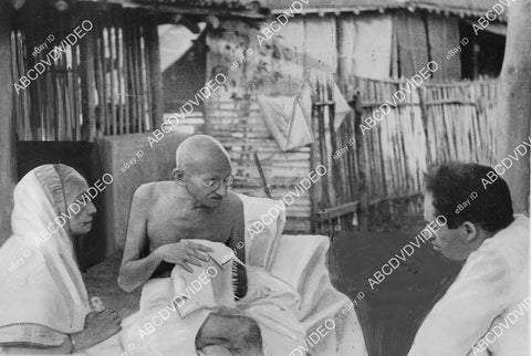 crp-00139 1943 news photo Mahatma Gandhi and Wife w Louis Fischer crp-00139