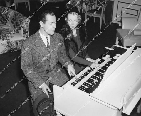 crp-14061 1938 Robert Montgomery, Virginia Bruce at piano film The First Hundred Years crp-14061